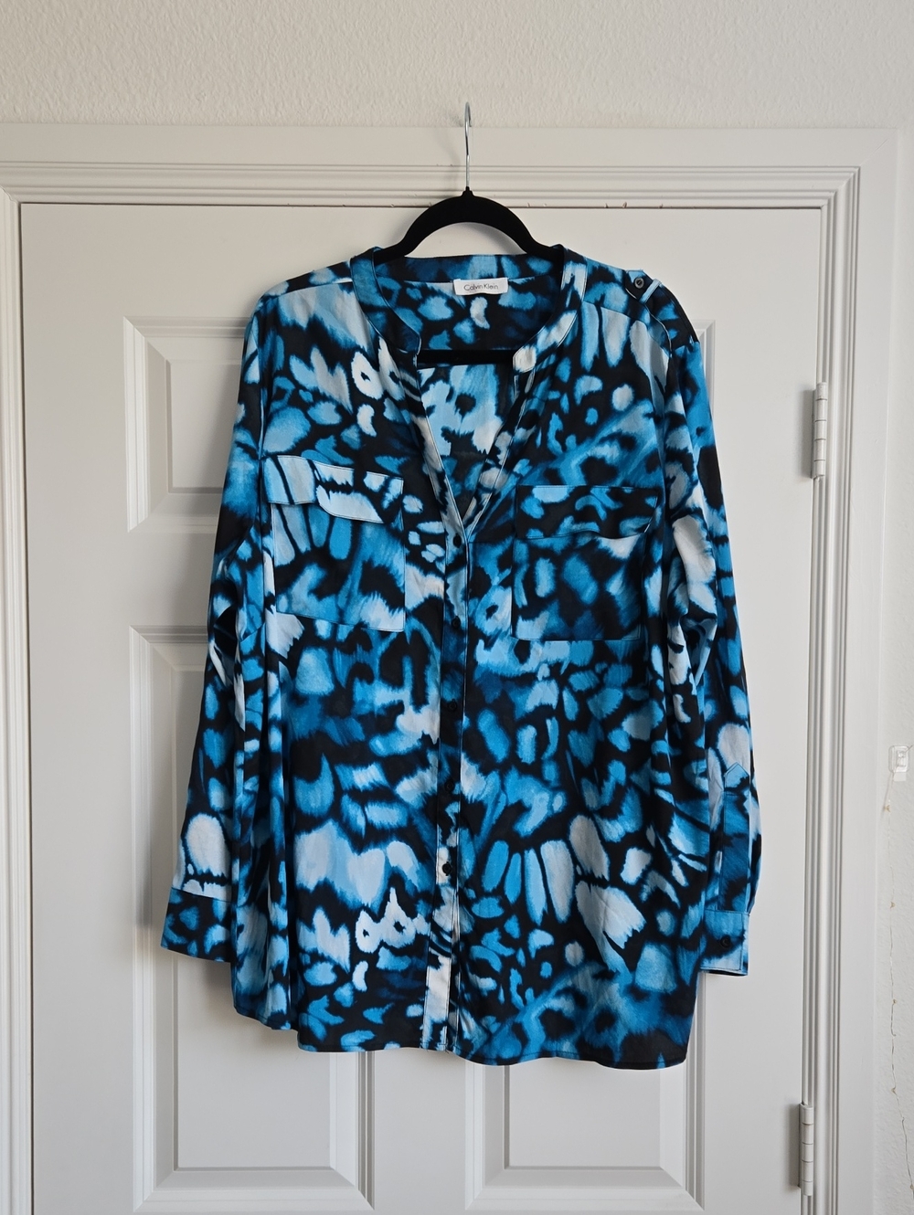Calvin Klein Blue Patterned Button-Down Blouse